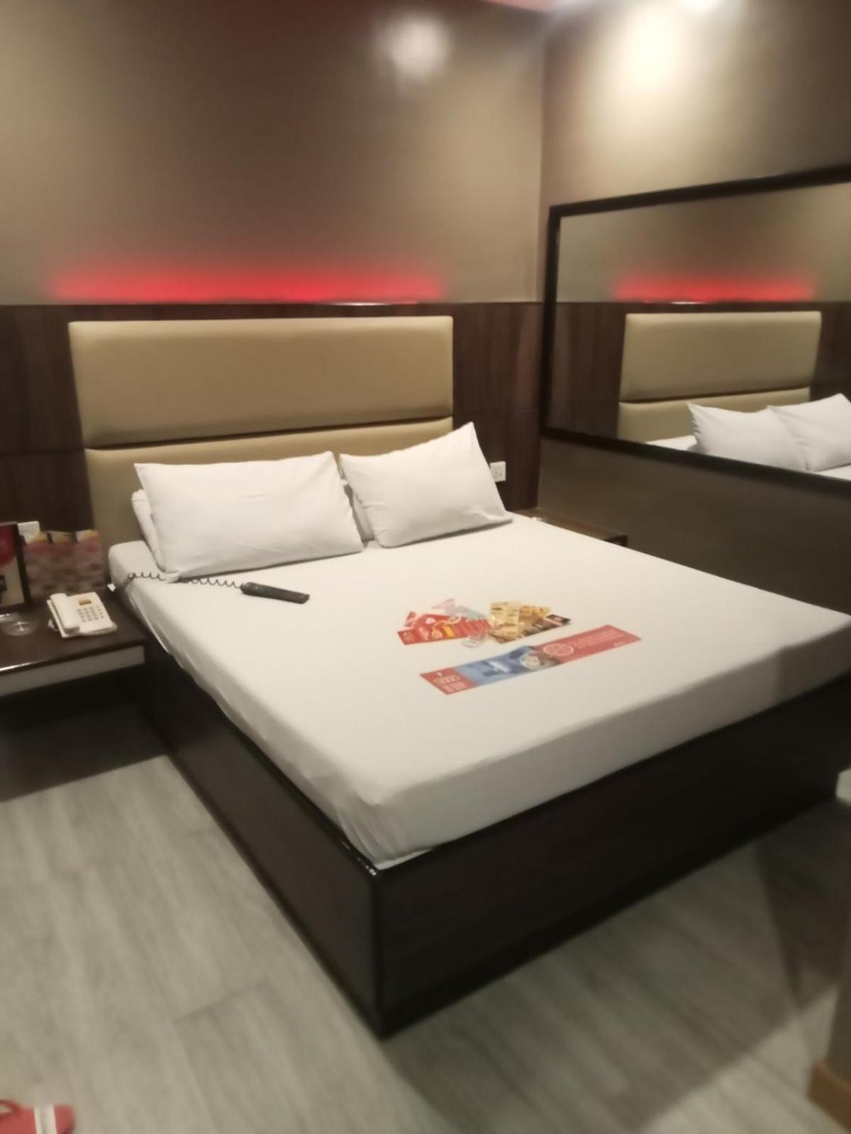 Hotel Sogo Pasay Wood Street Exterior photo