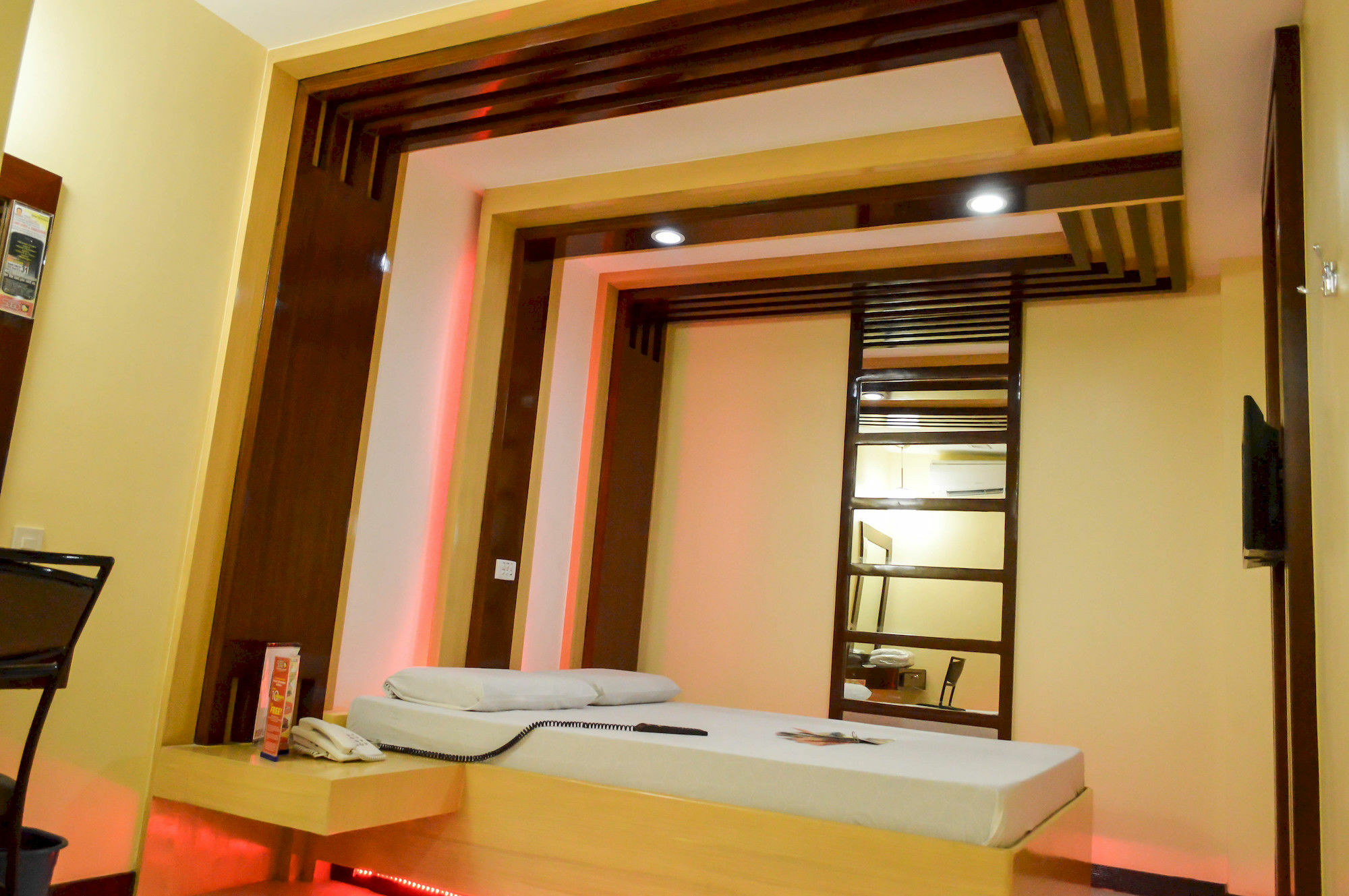 Hotel Sogo Pasay Wood Street Exterior photo
