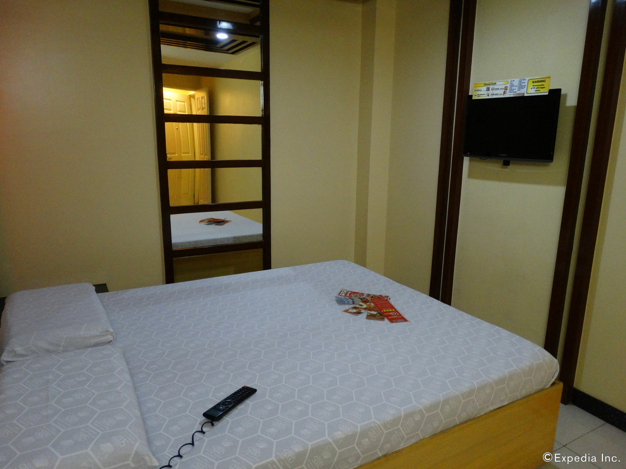 Hotel Sogo Pasay Wood Street Exterior photo
